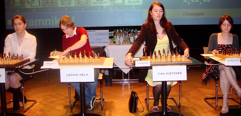 Schach-Simultan Kramnik 2004: Die Juniorinnen