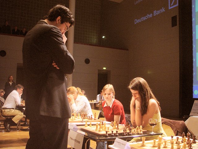 Schach-Simultan Kramnik 2004