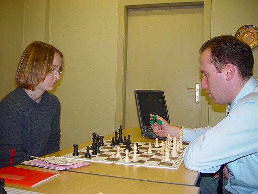 Maria Schöne und Miroslav Shvartz beim Schachtraining