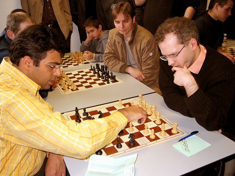 Schach-Analyse: Viswanathan Anand, Christopher Lutz