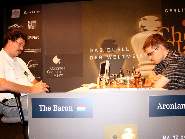 Levon Aronjan gegen Chess960-Programm The Baron