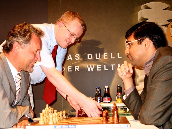 Chess Classic Mainz 2004: Wolfgang Grenke, Viswanathan Anand