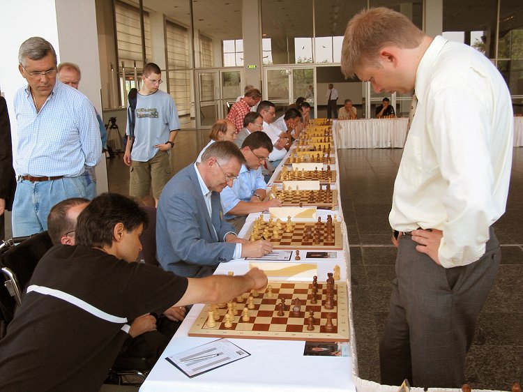 Chess Classic Mainz 2004: Simultan Schirow